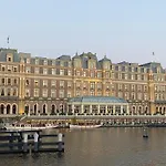 Joyjoyjoy The White Wilde Ecolicious In A Historic Canalhouse From 1799 With Terrace At The Canals Affittacamere Amsterdam