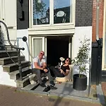 Affittacamere Joyjoyjoy The White Wilde Ecolicious In A Historic Canalhouse From 1799 With Terrace At The Canals 4*