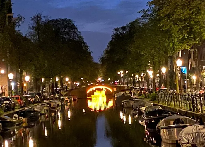 Joyjoyjoy The White Wilde Ecolicious In A Historic Canalhouse From 1799 With Terrace At The Canals 게스트하우스 암스테르담