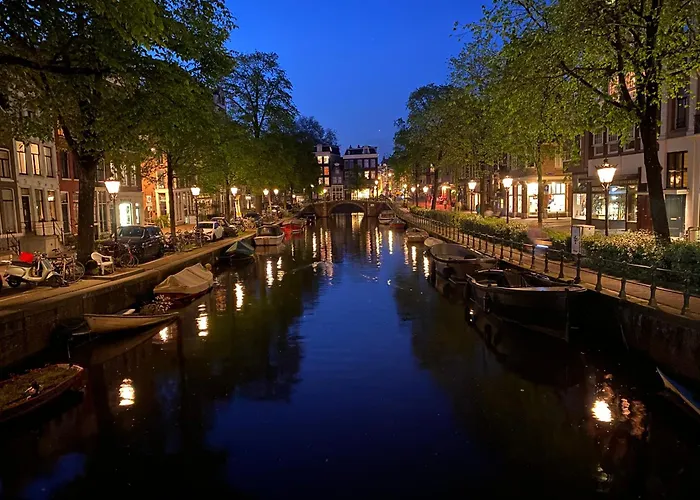 Joyjoyjoy The White Wilde Ecolicious In A Historic Canalhouse From 1799 With Terrace At The Canals 3*