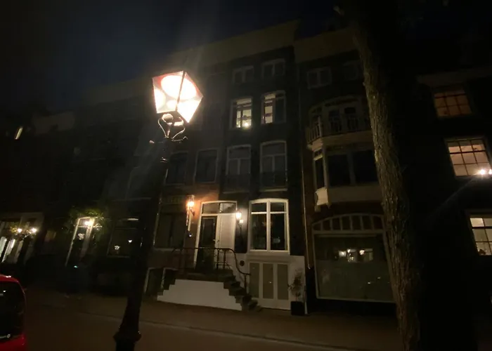 게스트하우스 Joyjoyjoy The White Wilde Ecolicious In A Historic Canalhouse From 1799 With Terrace At The Canals