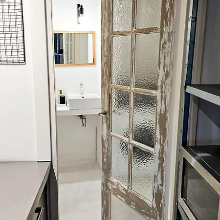 Joyjoyjoy The White Wilde Ecolicious In A Historic Canalhouse From 1799 With Terrace At The Canals Gasthuis Amsterdam