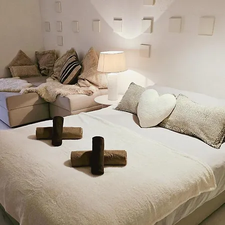 Joyjoyjoy The White Wilde Ecolicious In A Historic Canalhouse From 1799 With Terrace At The Canals Penzion 4*