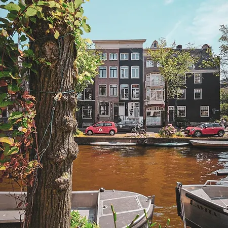 Joyjoyjoy The White Wilde Ecolicious In A Historic Canalhouse From 1799 With Terrace At The Canals ゲストハウス