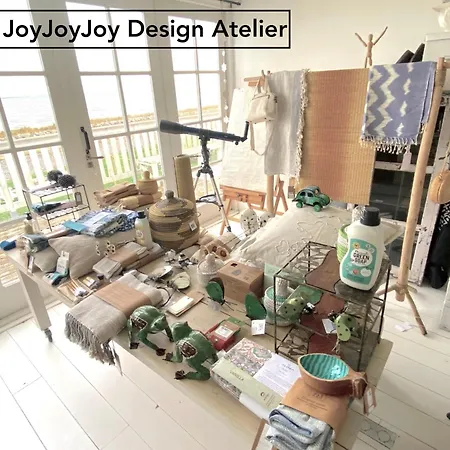 Joyjoyjoy The White Wilde Ecolicious In A Historic Canalhouse From 1799 With Terrace At The Canals アムステルダム